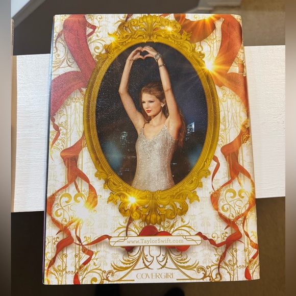 Taylor Swift Speak Now Vinyl and Tour Program. - Picture 3 of 3